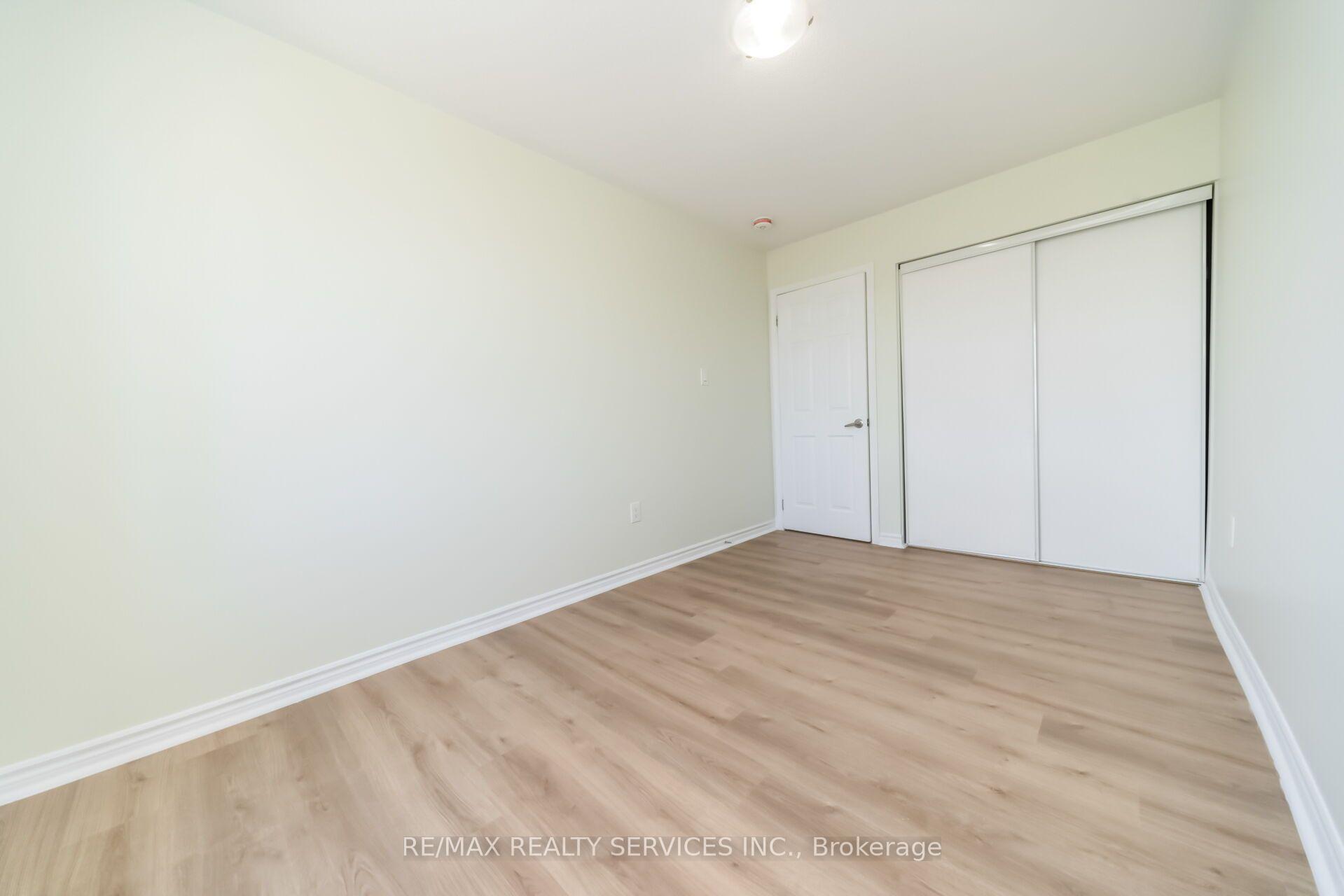 Photo 32 of 39 Baycliffe Crescent, Brampton, Northwest Brampton — HOMEH