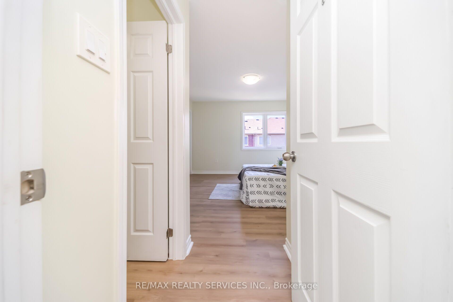 Photo 34 of 39 Baycliffe Crescent, Brampton, Northwest Brampton — HOMEH
