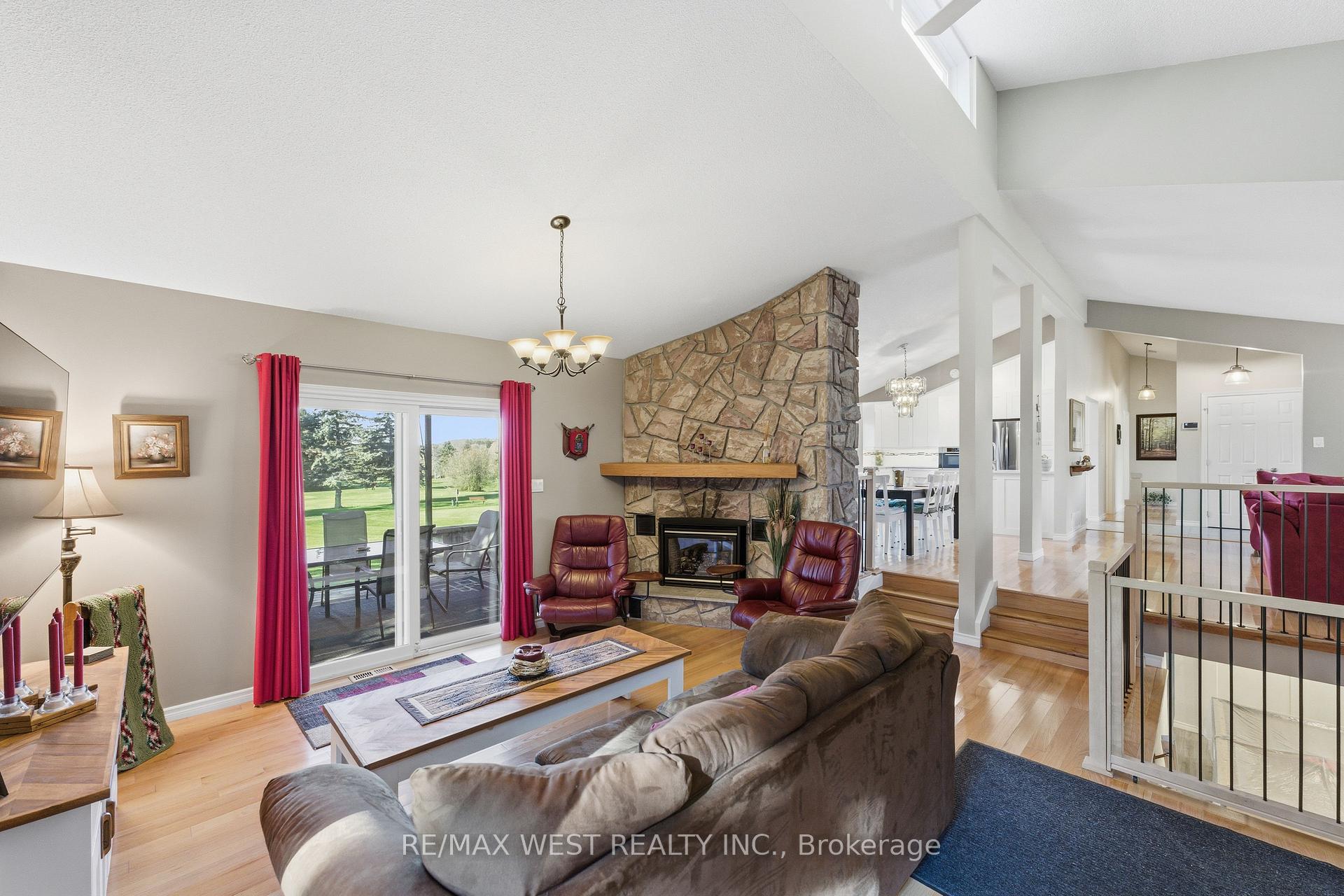 Photo 6 of 2776 Dalewood Court, Hamilton Township, Rural Hamilton — HOMEH