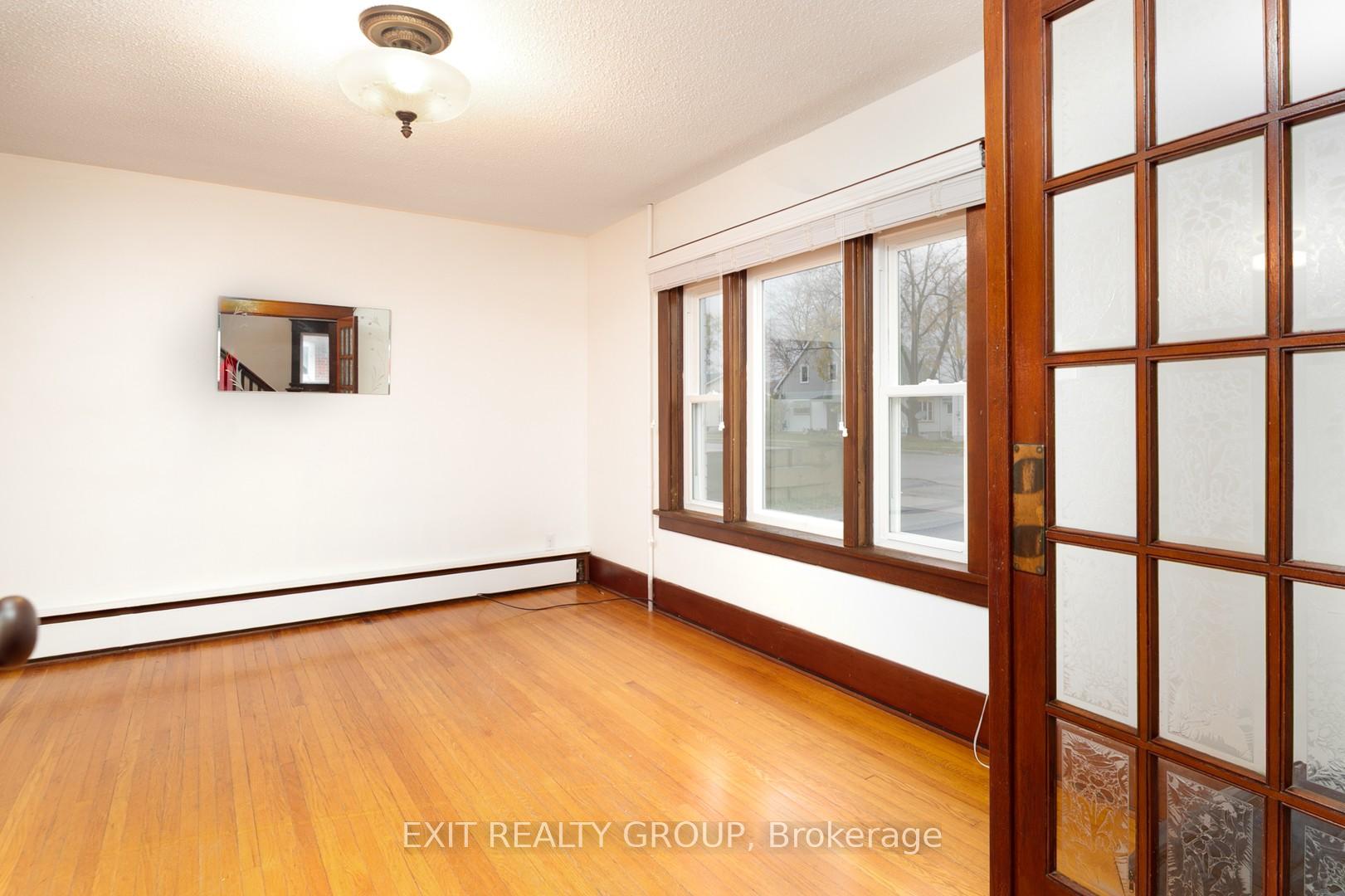 Photo 6 of 92 Byron Street, Quinte West, Trenton Ward — HOMEH
