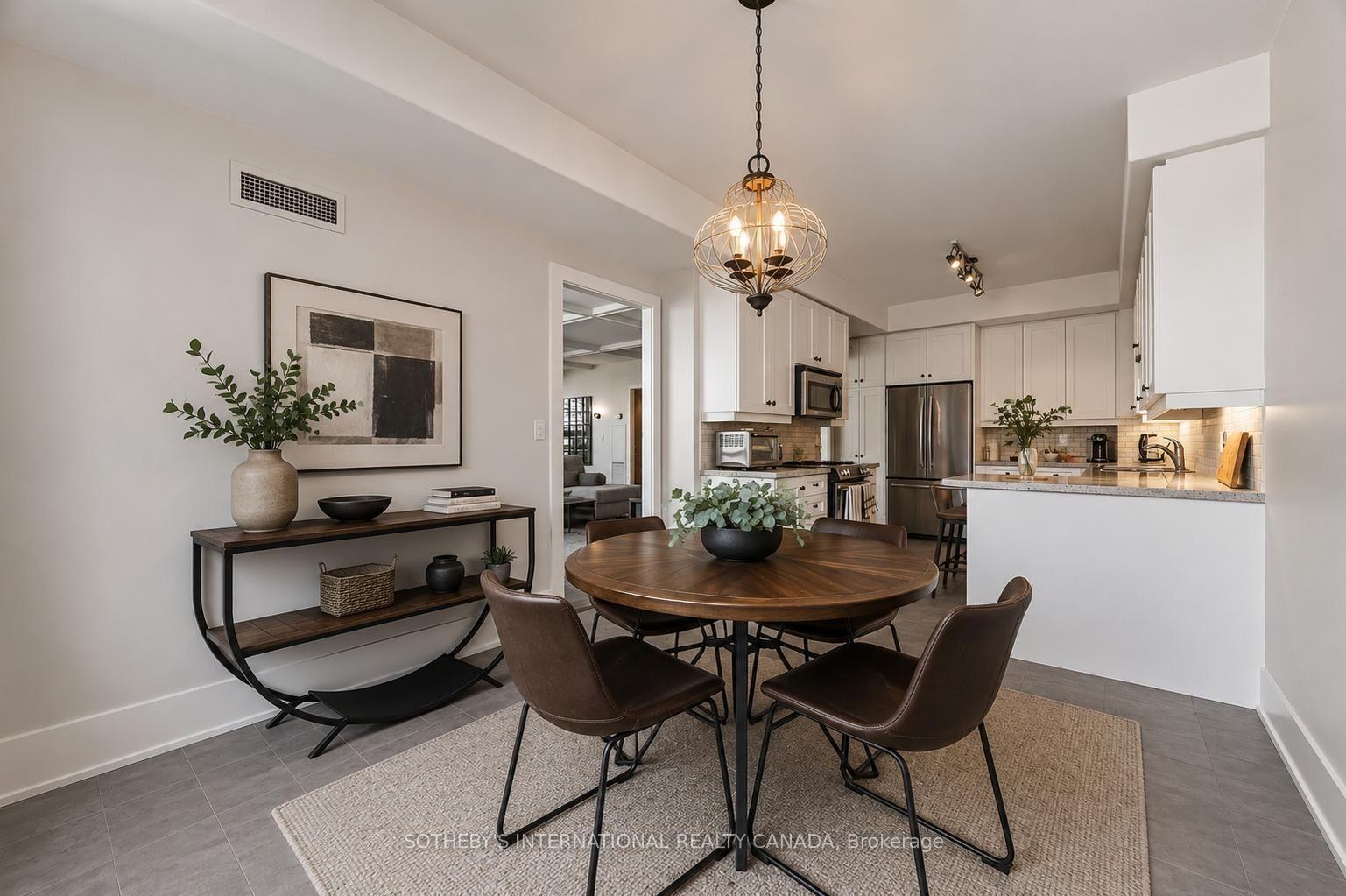 Photo 4 of Unit 2301, 20 Blue Jays Way, Toronto, Waterfront Communities — HOMEH