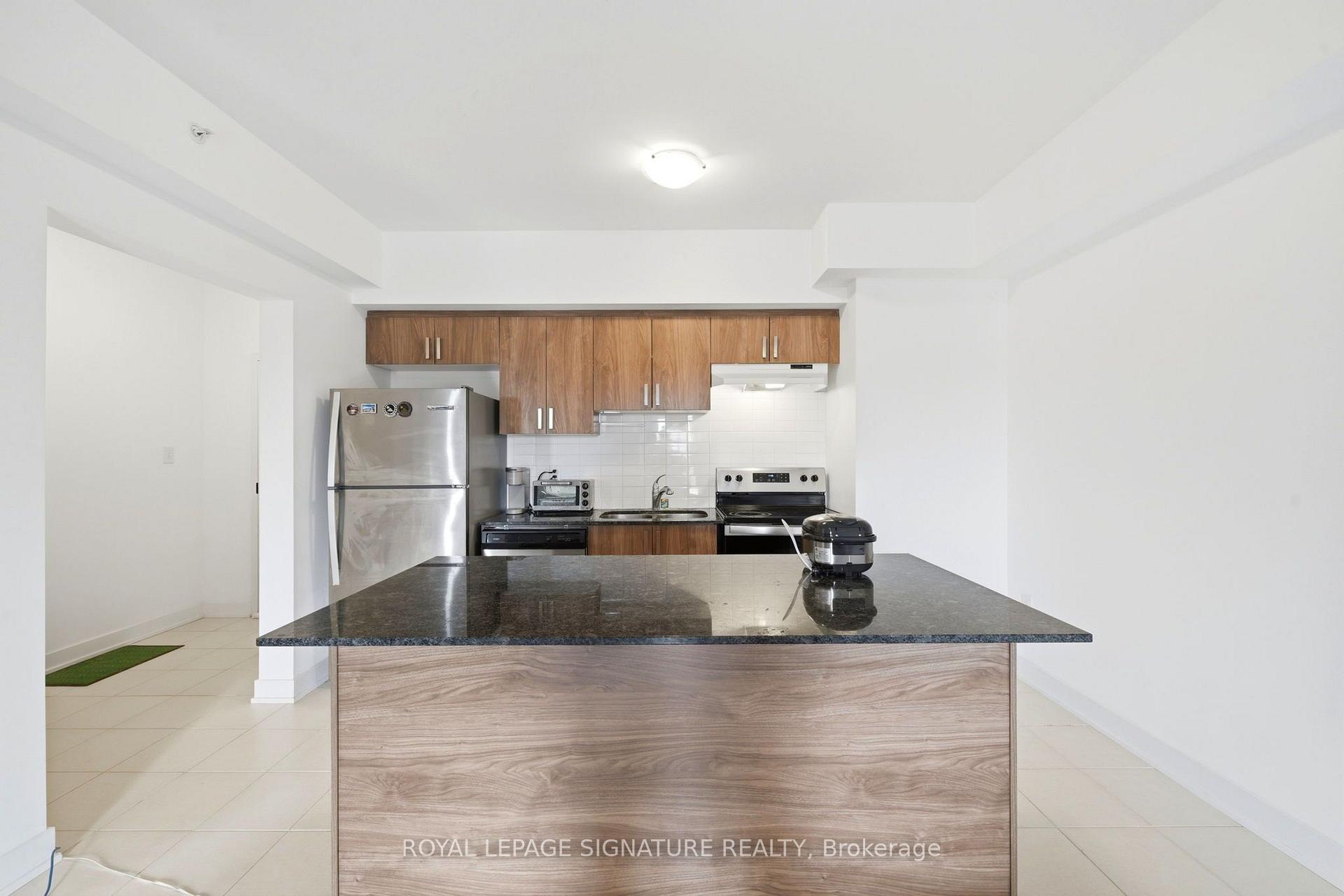 Photo 9 of Unit 504, 5 Chef Lane, Barrie, Rural Barrie Southeast — HOMEH
