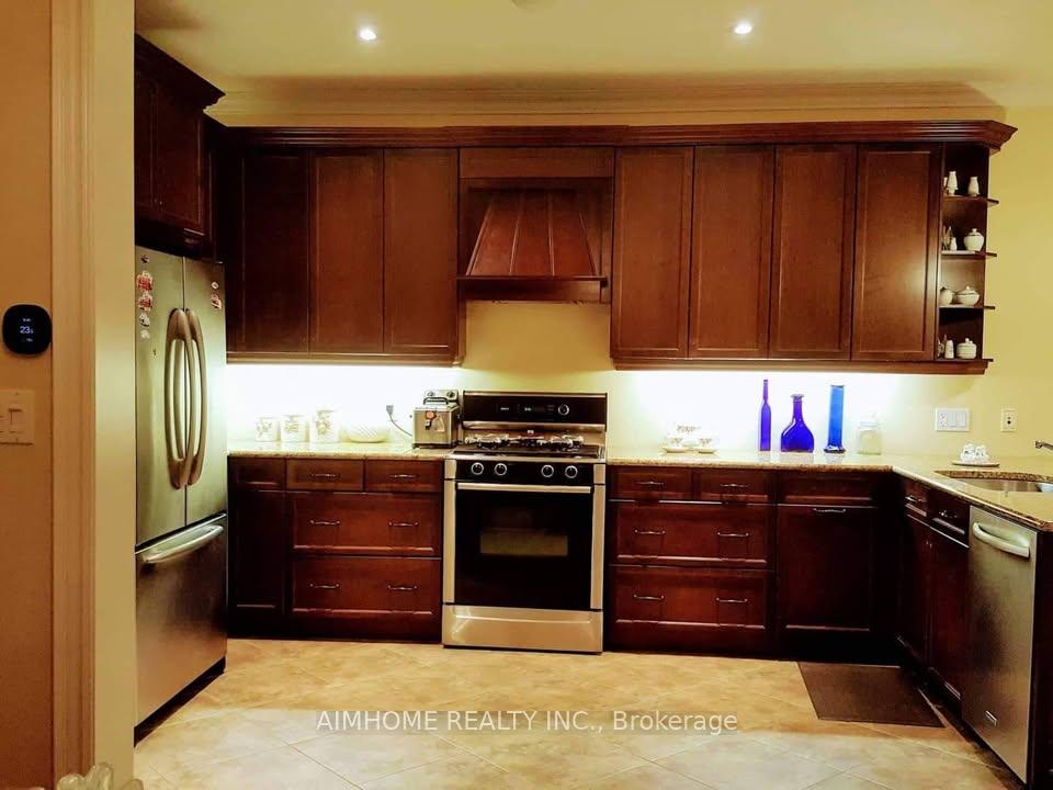 Photo 2 of 425 Harris Street, Whitby, Downtown Whitby — HOMEH