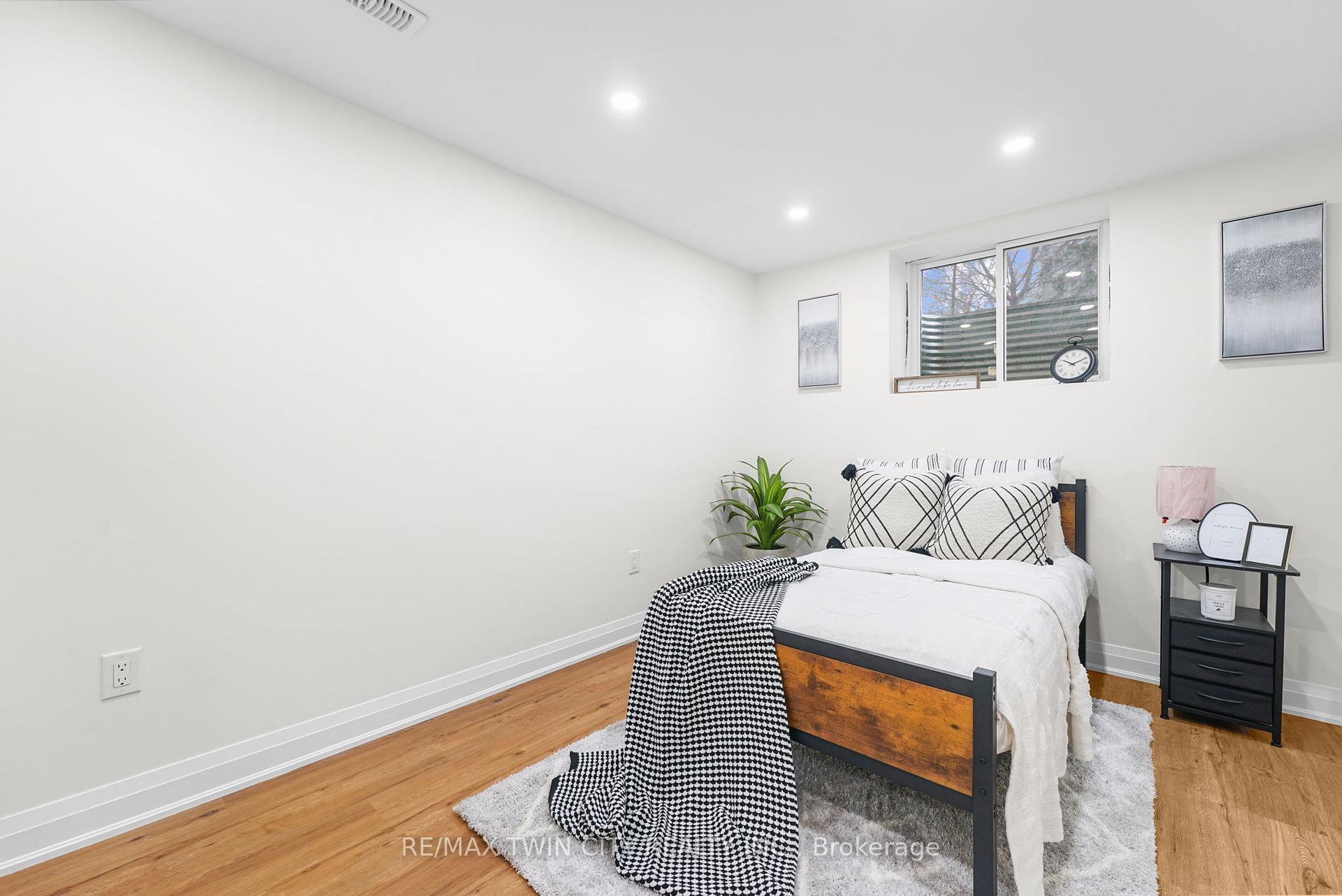 Photo 35 of 58 Tupper Crescent, Kitchener, Grand River North — HOMEH