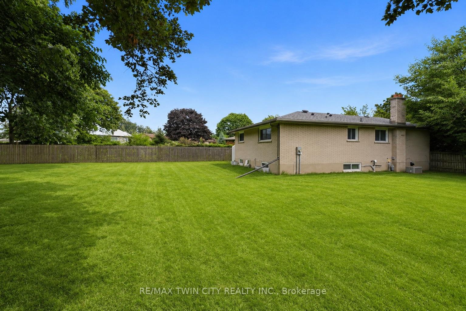 Photo 44 of 58 Tupper Crescent, Kitchener, Grand River North — HOMEH
