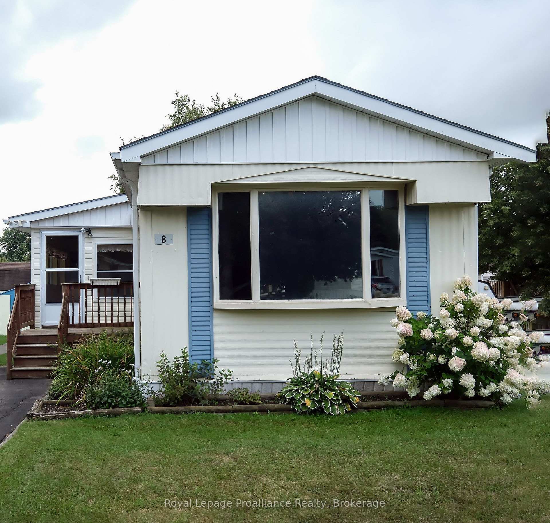 Photo 2 of 8 Juniper Lane, Quinte West, Sidney Ward — HOMEH