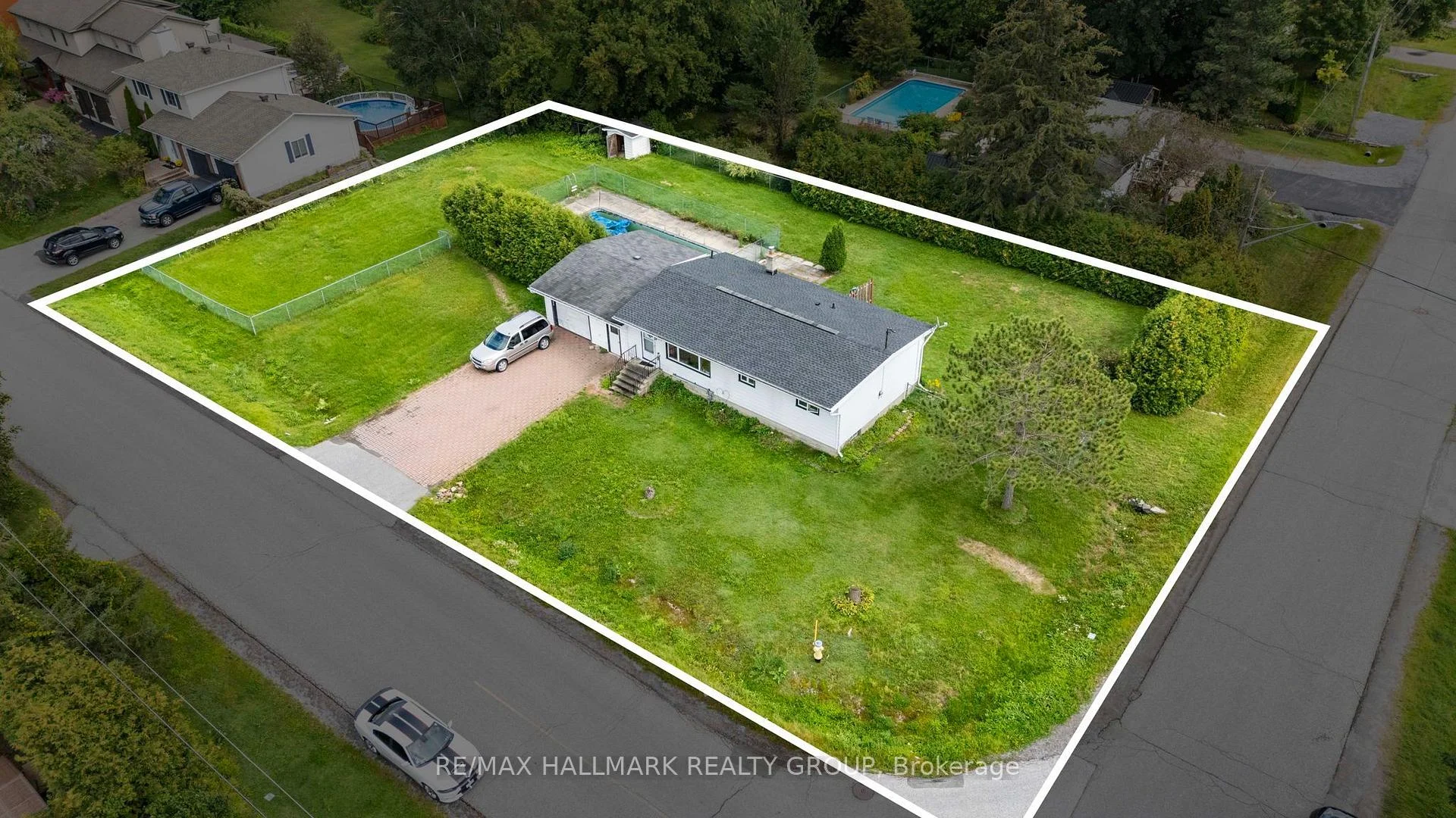 Photo 1 of 11 Bobcat Way Street, Ottawa, Stittsville (South) — HOMEH