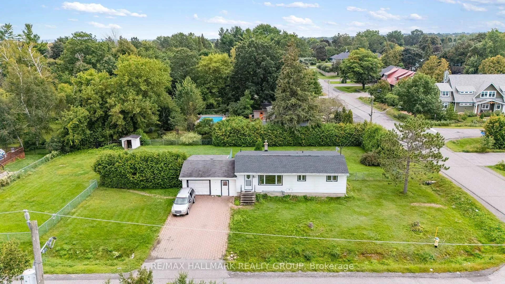 Photo 3 of 11 Bobcat Way Street, Ottawa, Stittsville (South) — HOMEH