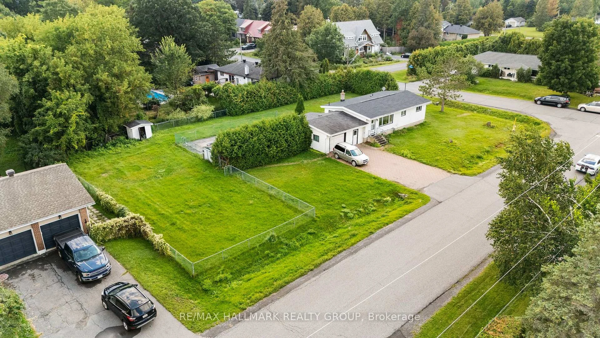 Photo 7 of 11 Bobcat Way Street, Ottawa, Stittsville (South) — HOMEH