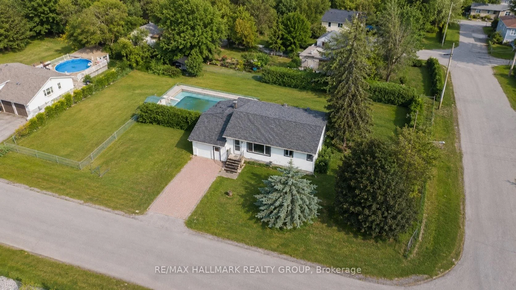 Photo 2 of 11 Bobcat Way Street, Ottawa, Stittsville (South) — HOMEH