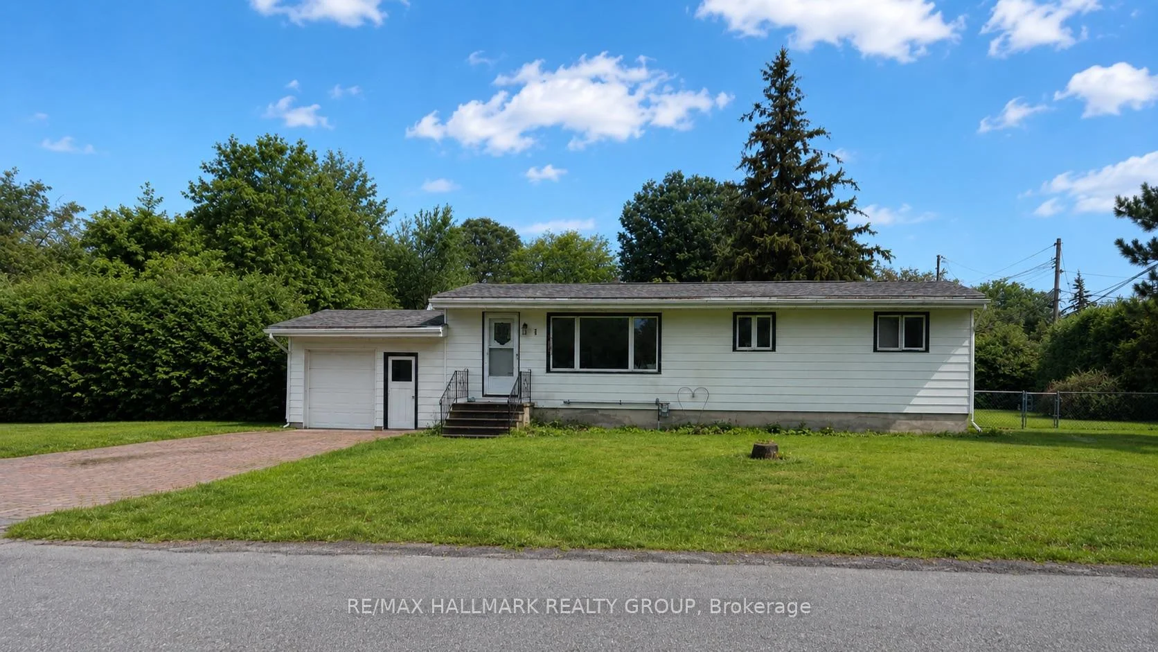 Photo 4 of 11 Bobcat Way Street, Ottawa, Stittsville (South) — HOMEH