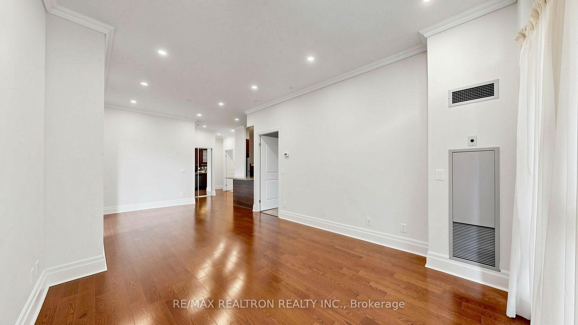 Photo 4 of Unit 116C, 39 Upper Duke Crescent, Markham, Unionville — HOMEH