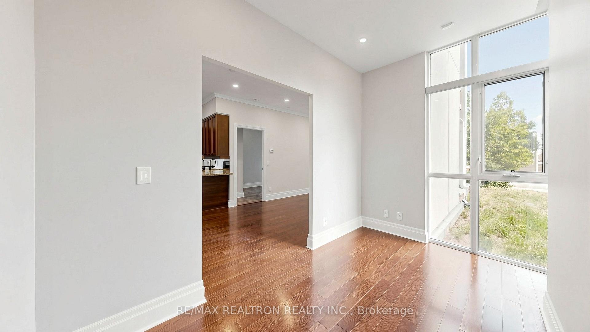 Photo 8 of Unit 116C, 39 Upper Duke Crescent, Markham, Unionville — HOMEH