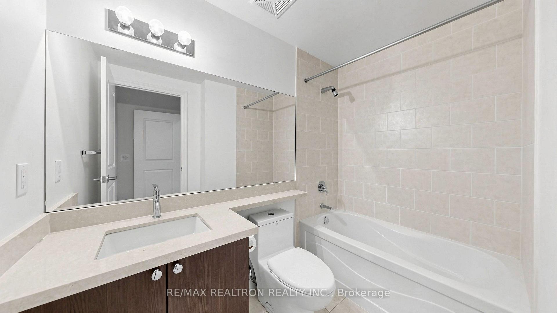Photo 11 of Unit 116C, 39 Upper Duke Crescent, Markham, Unionville — HOMEH