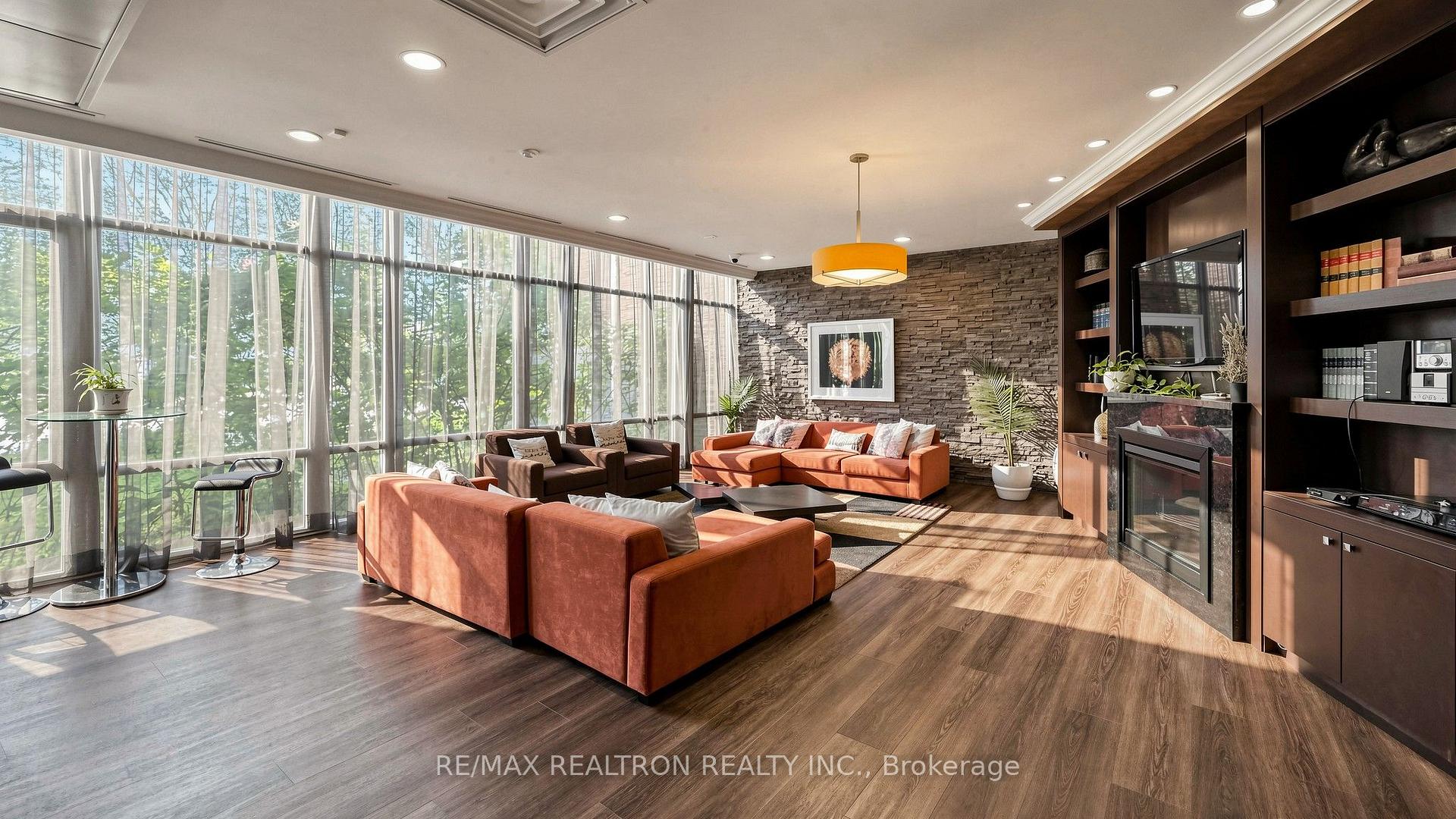 Photo 18 of Unit 116C, 39 Upper Duke Crescent, Markham, Unionville — HOMEH