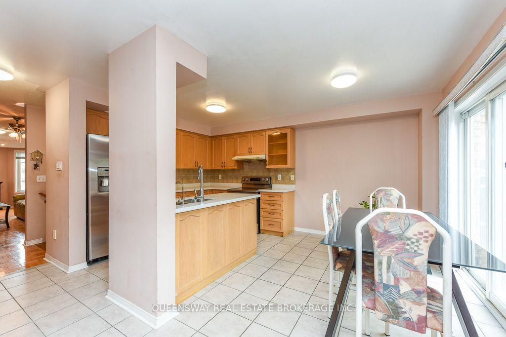 Photo 12 of 46 Thunderbird Trail, Brampton, Sandringham-Wellington — HOMEH