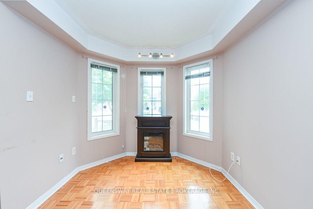 Photo 18 of 46 Thunderbird Trail, Brampton, Sandringham-Wellington — HOMEH