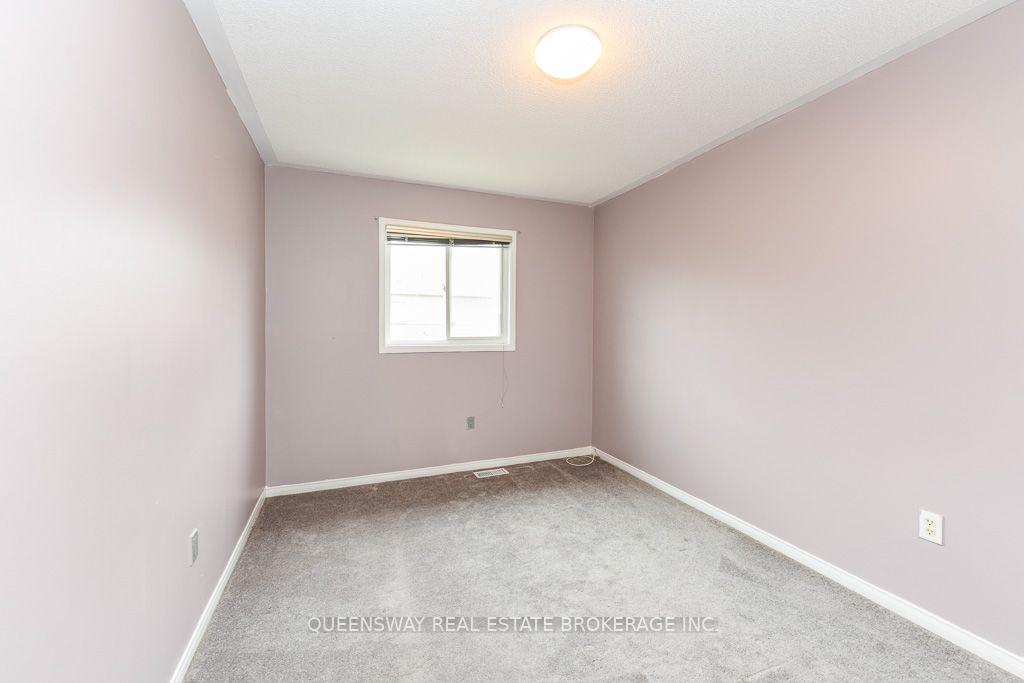 Photo 23 of 46 Thunderbird Trail, Brampton, Sandringham-Wellington — HOMEH