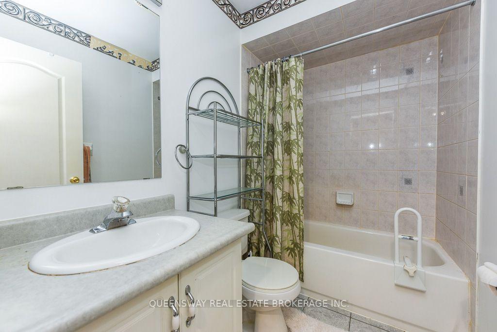 Photo 22 of 46 Thunderbird Trail, Brampton, Sandringham-Wellington — HOMEH