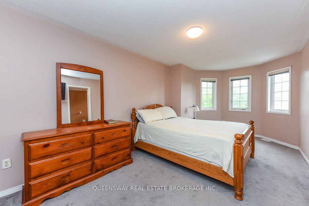 Photo 24 of 46 Thunderbird Trail, Brampton, Sandringham-Wellington — HOMEH
