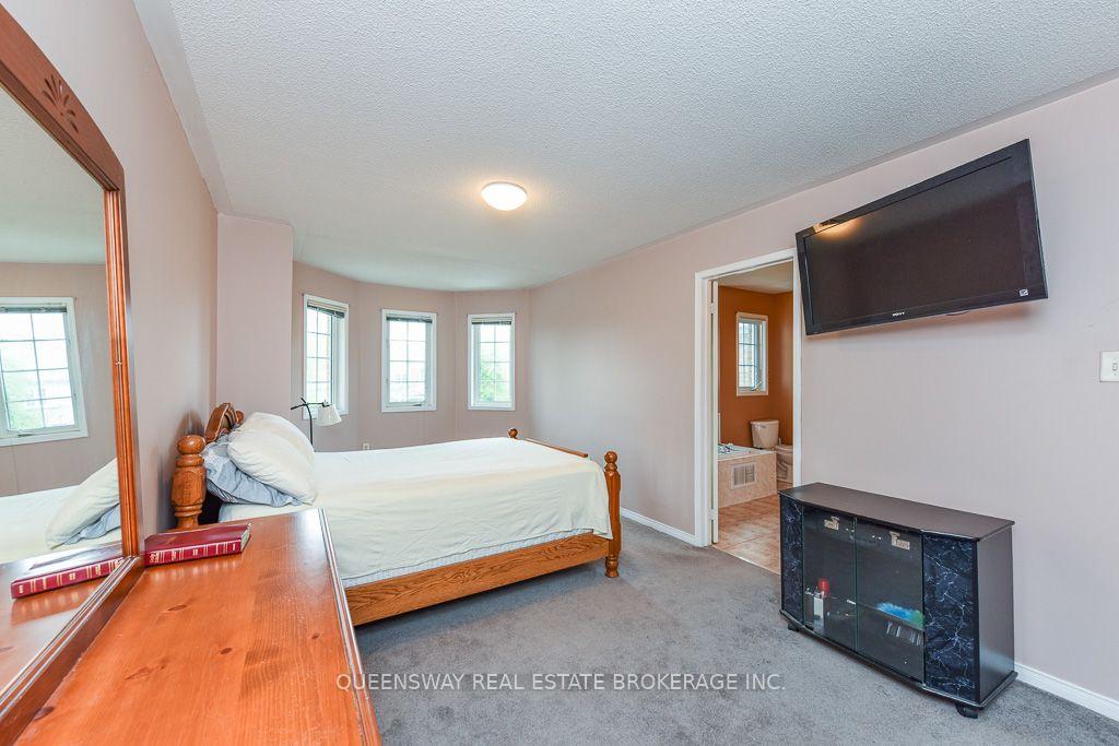 Photo 27 of 46 Thunderbird Trail, Brampton, Sandringham-Wellington — HOMEH