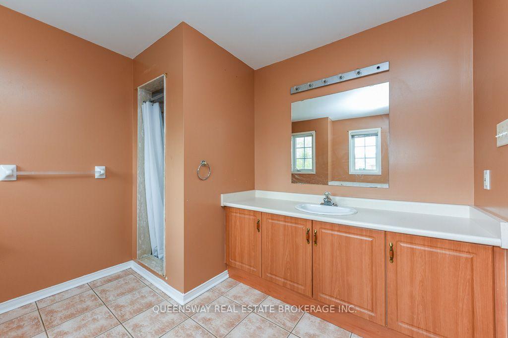 Photo 29 of 46 Thunderbird Trail, Brampton, Sandringham-Wellington — HOMEH