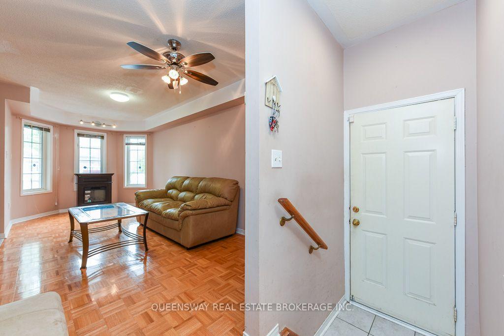 Photo 31 of 46 Thunderbird Trail, Brampton, Sandringham-Wellington — HOMEH