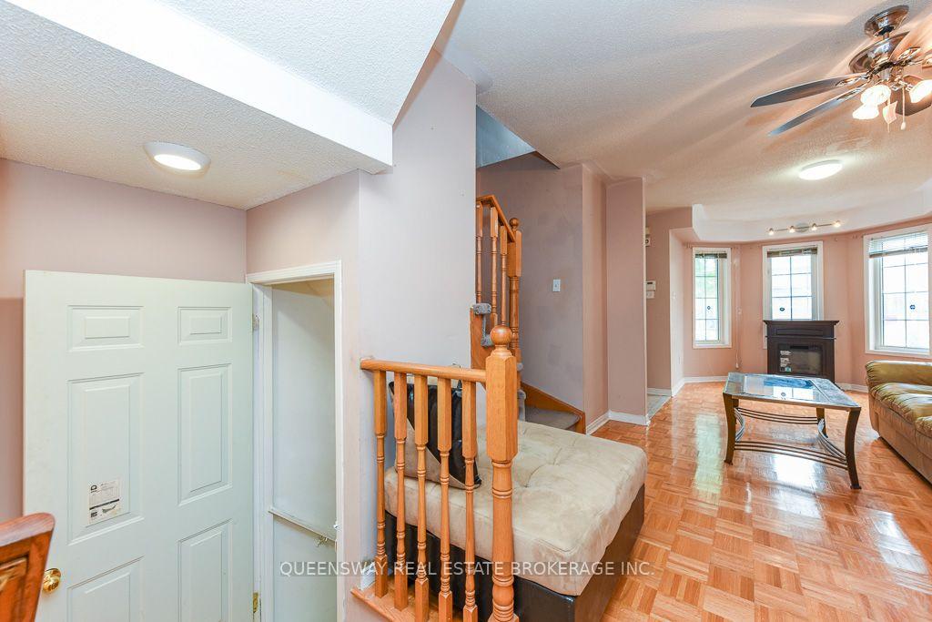 Photo 32 of 46 Thunderbird Trail, Brampton, Sandringham-Wellington — HOMEH