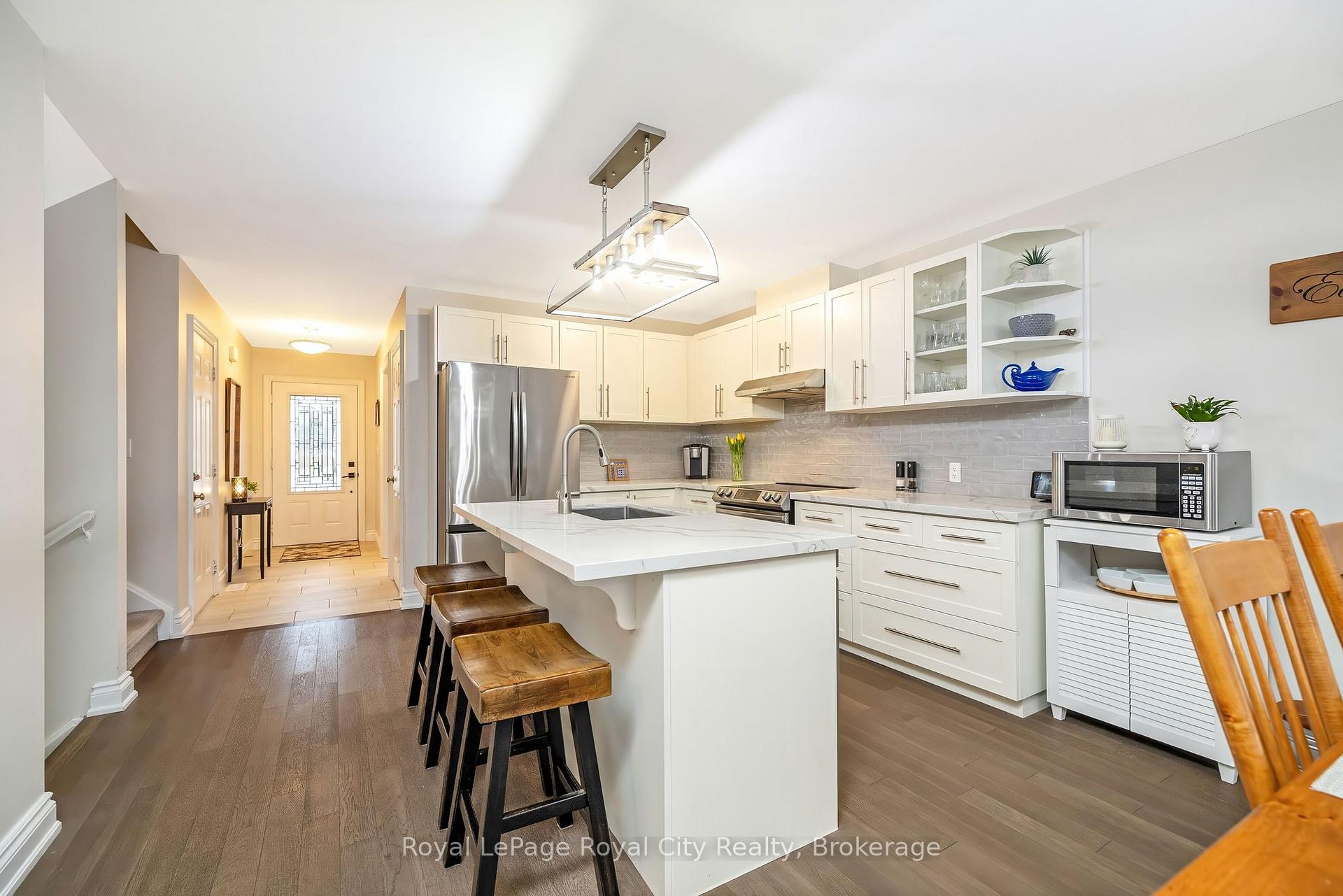 Photo 9 of 38 Juniper Street, Guelph/Eramosa, Rockwood — HOMEH