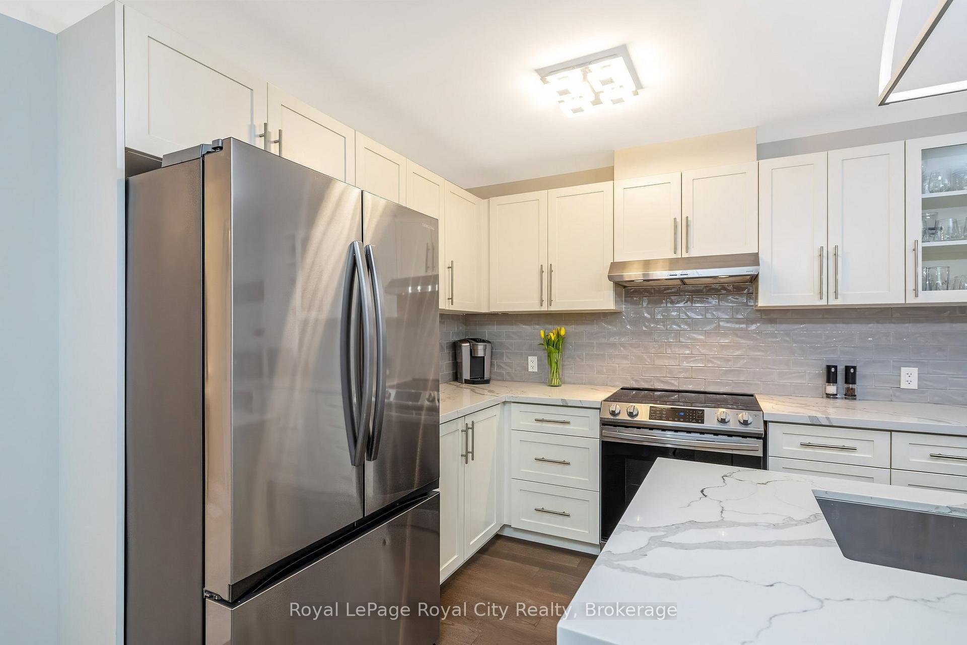 Photo 10 of 38 Juniper Street, Guelph/Eramosa, Rockwood — HOMEH