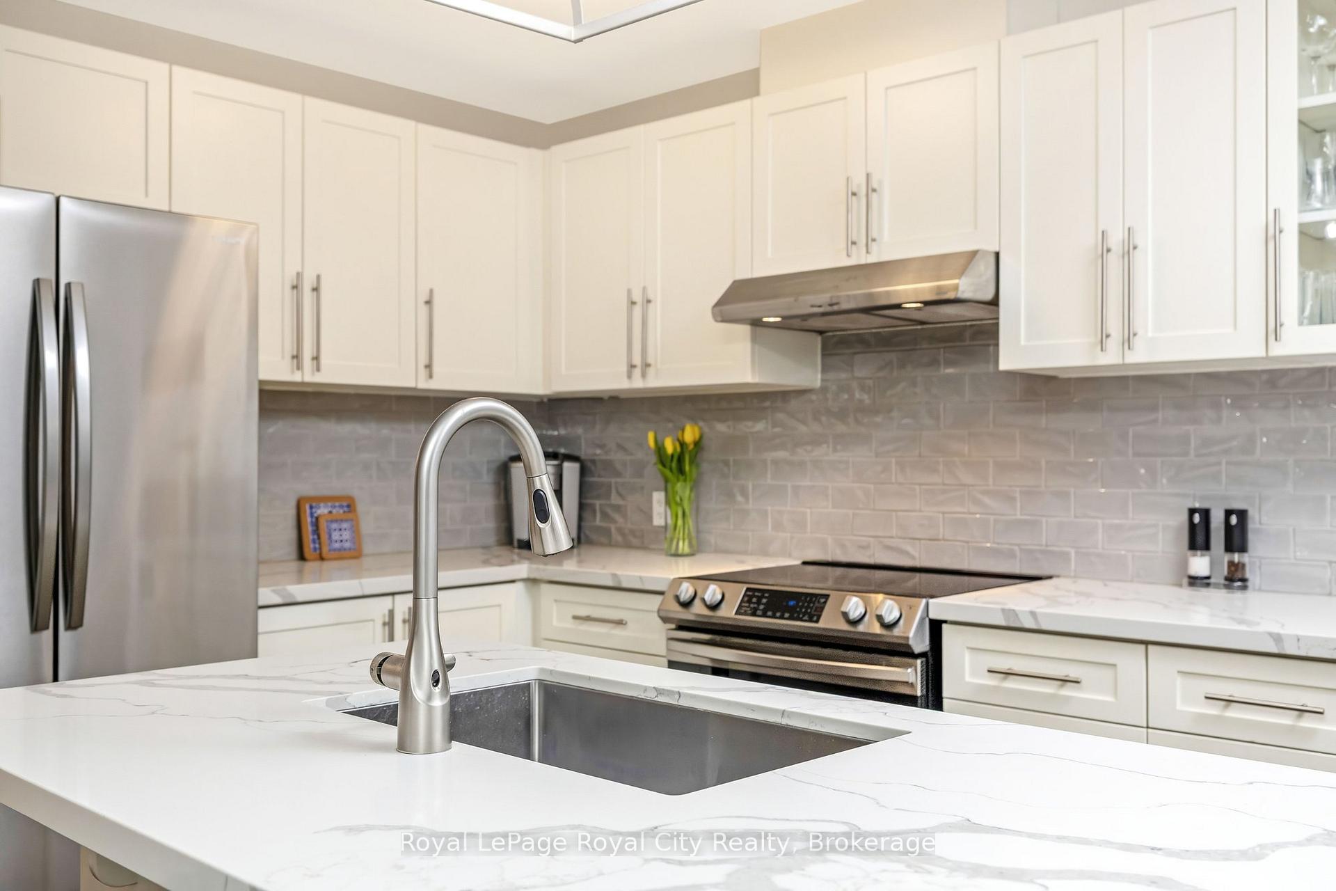 Photo 12 of 38 Juniper Street, Guelph/Eramosa, Rockwood — HOMEH