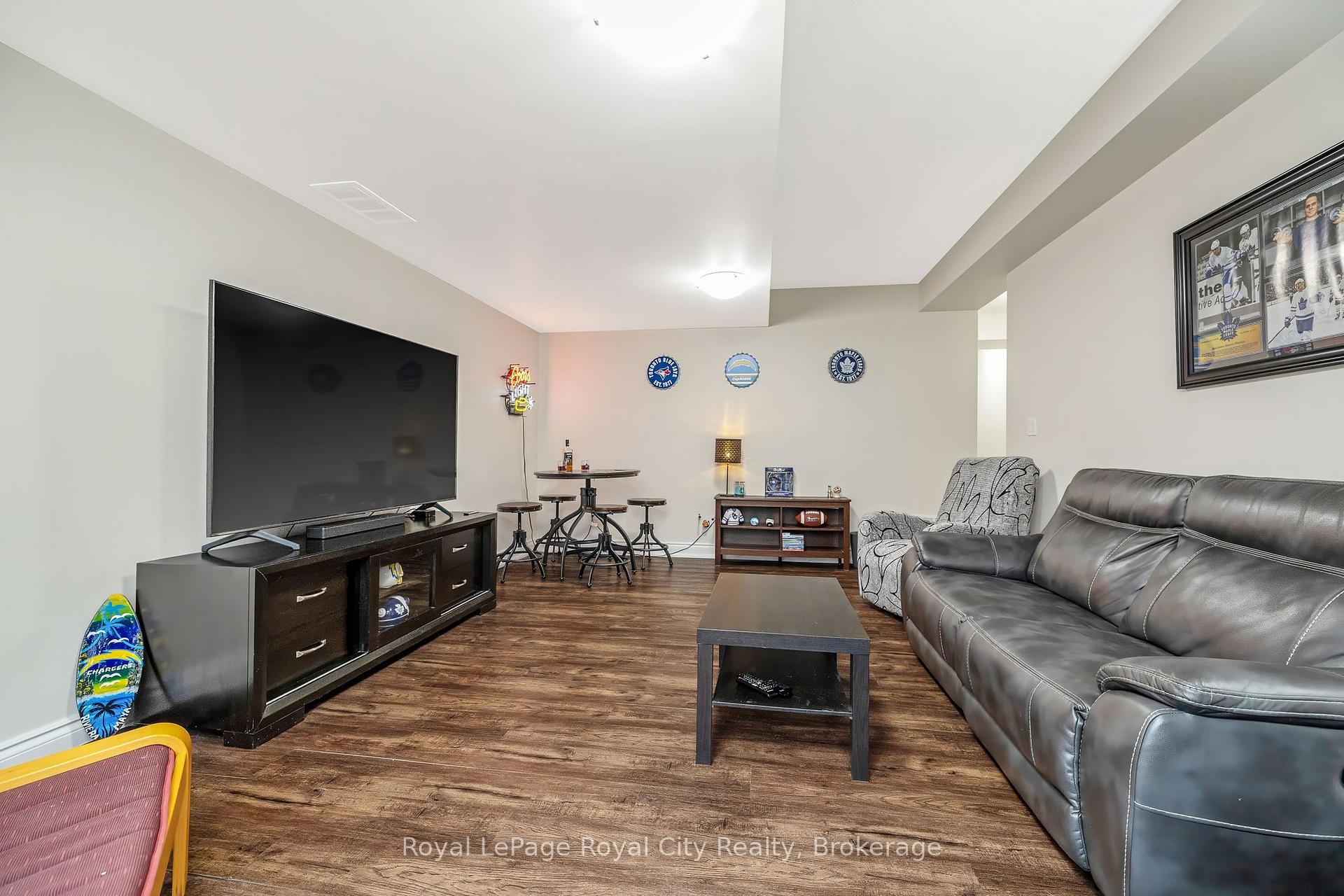 Photo 27 of 38 Juniper Street, Guelph/Eramosa, Rockwood — HOMEH