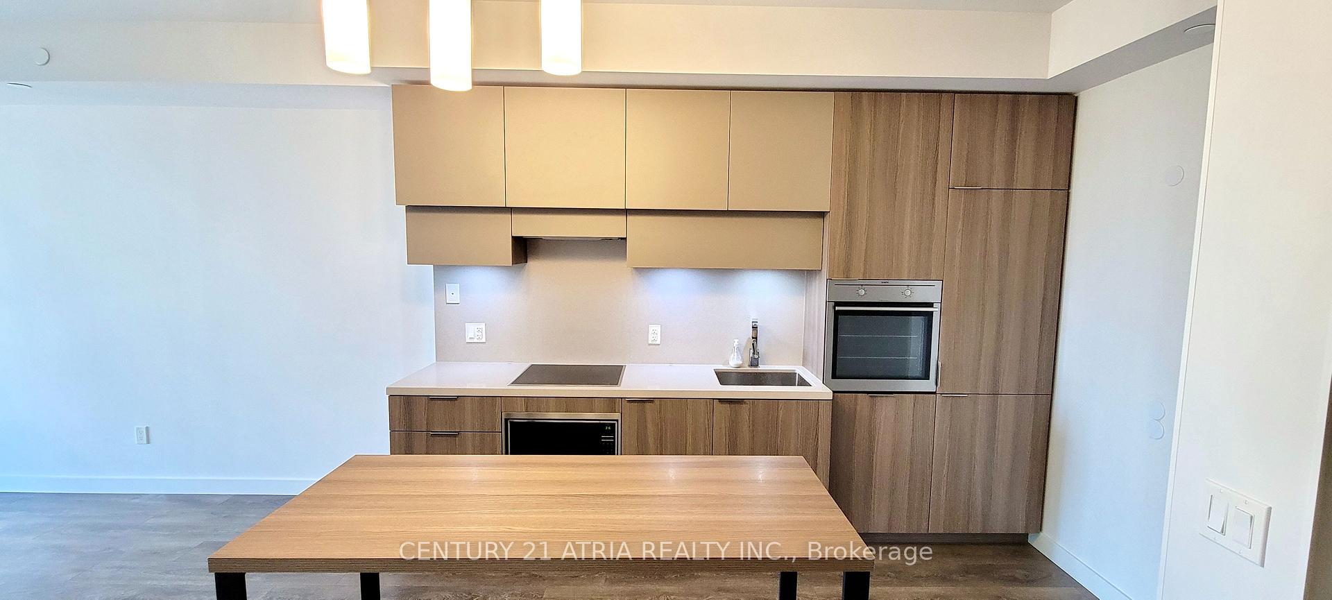 Photo of Unit 806, 8 Eglinton Avenue E