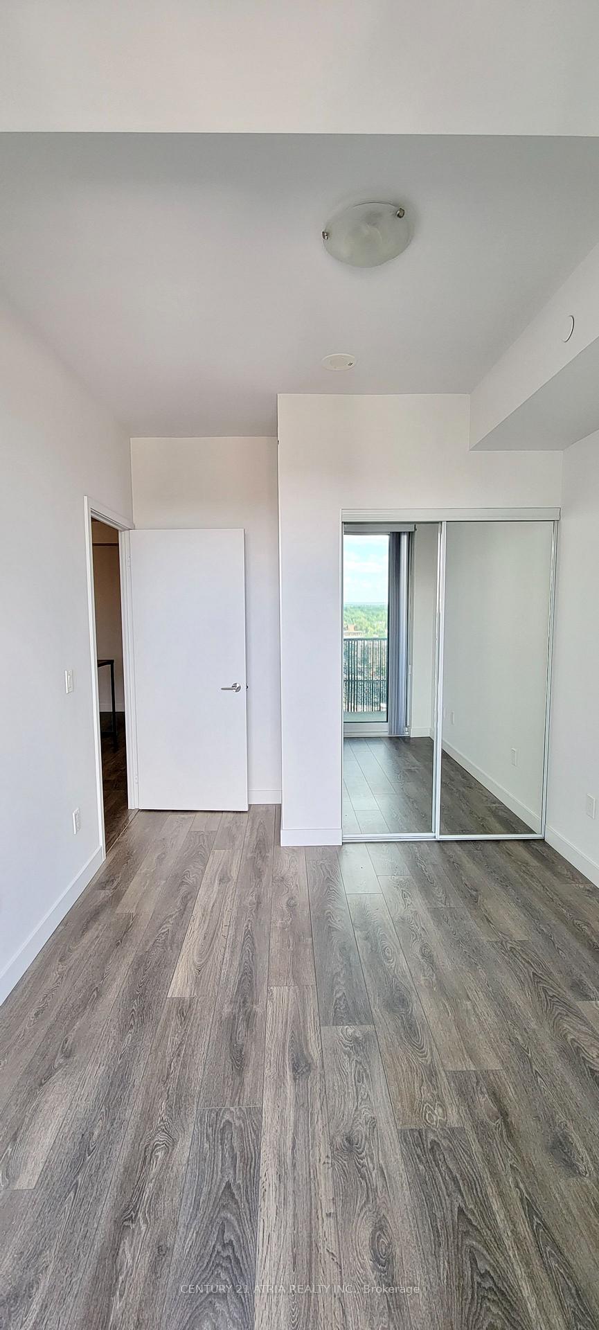 Photo 7 of Unit 806, 8 Eglinton Avenue E, Toronto, Mount Pleasant West — HOMEH