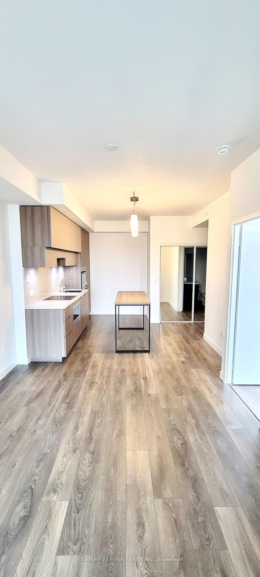 Photo 9 of Unit 806, 8 Eglinton Avenue E, Toronto, Mount Pleasant West — HOMEH