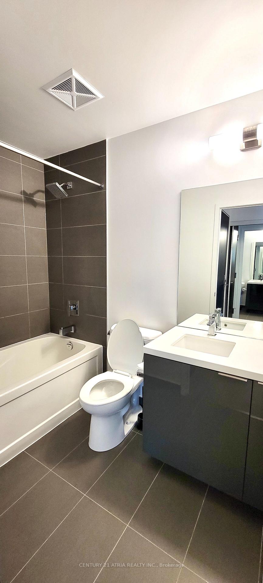 Photo 10 of Unit 806, 8 Eglinton Avenue E, Toronto, Mount Pleasant West — HOMEH