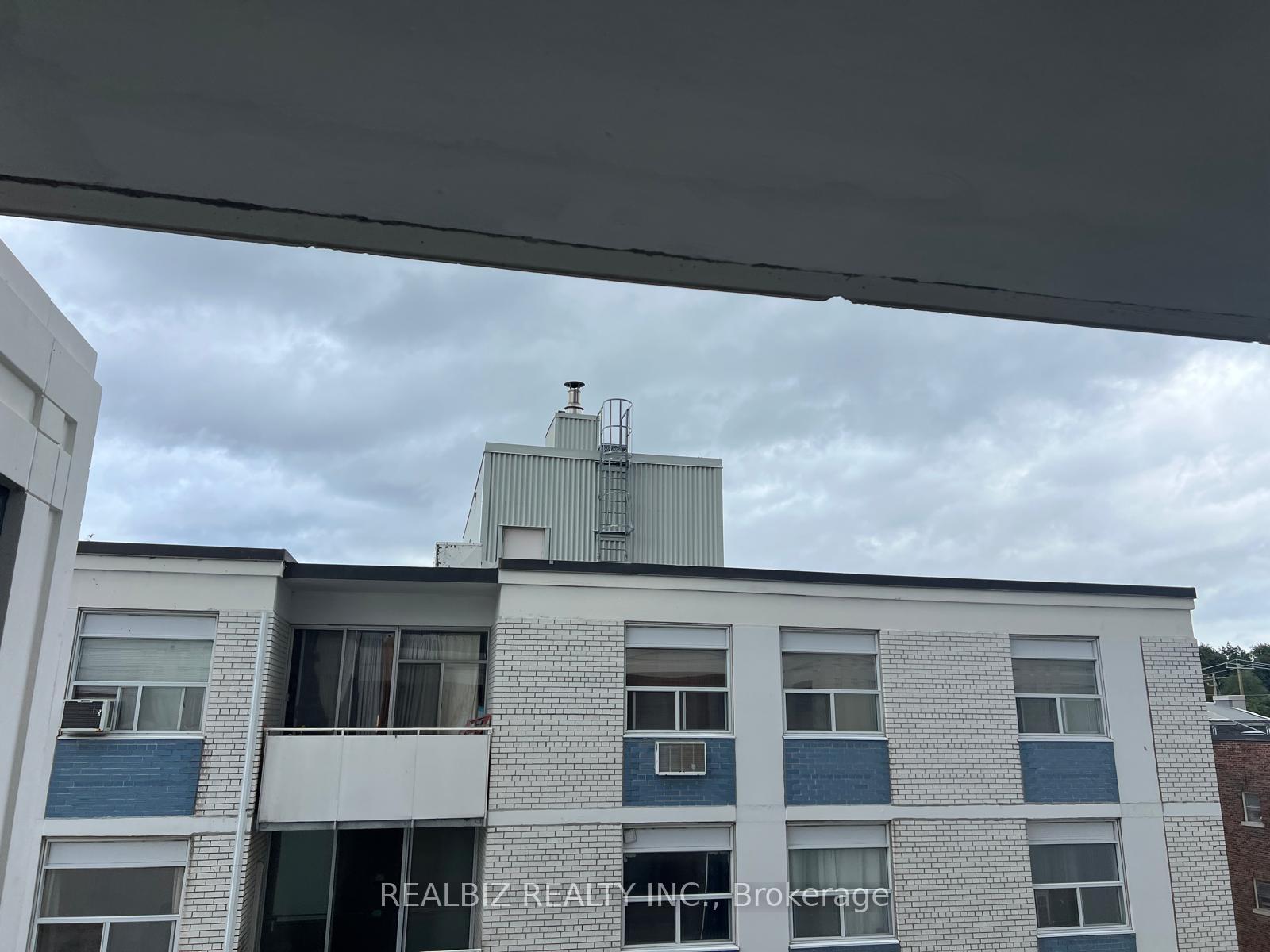 Photo 2 of Unit 823, 91 Montclair Avenue, Toronto, Forest Hill South — HOMEH