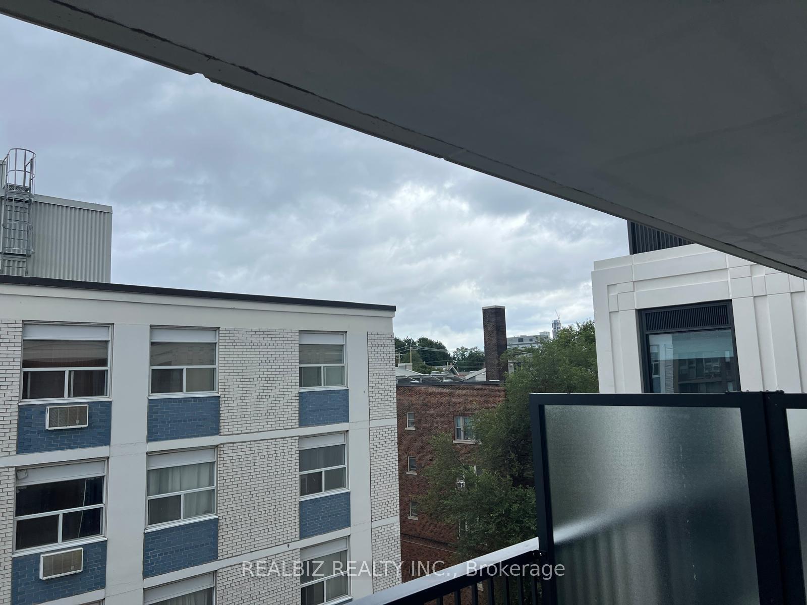 Photo 3 of Unit 823, 91 Montclair Avenue, Toronto, Forest Hill South — HOMEH
