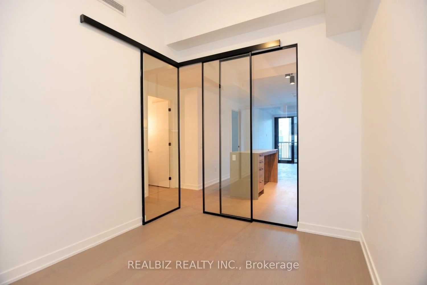 Photo 23 of Unit 823, 91 Montclair Avenue, Toronto, Forest Hill South — HOMEH