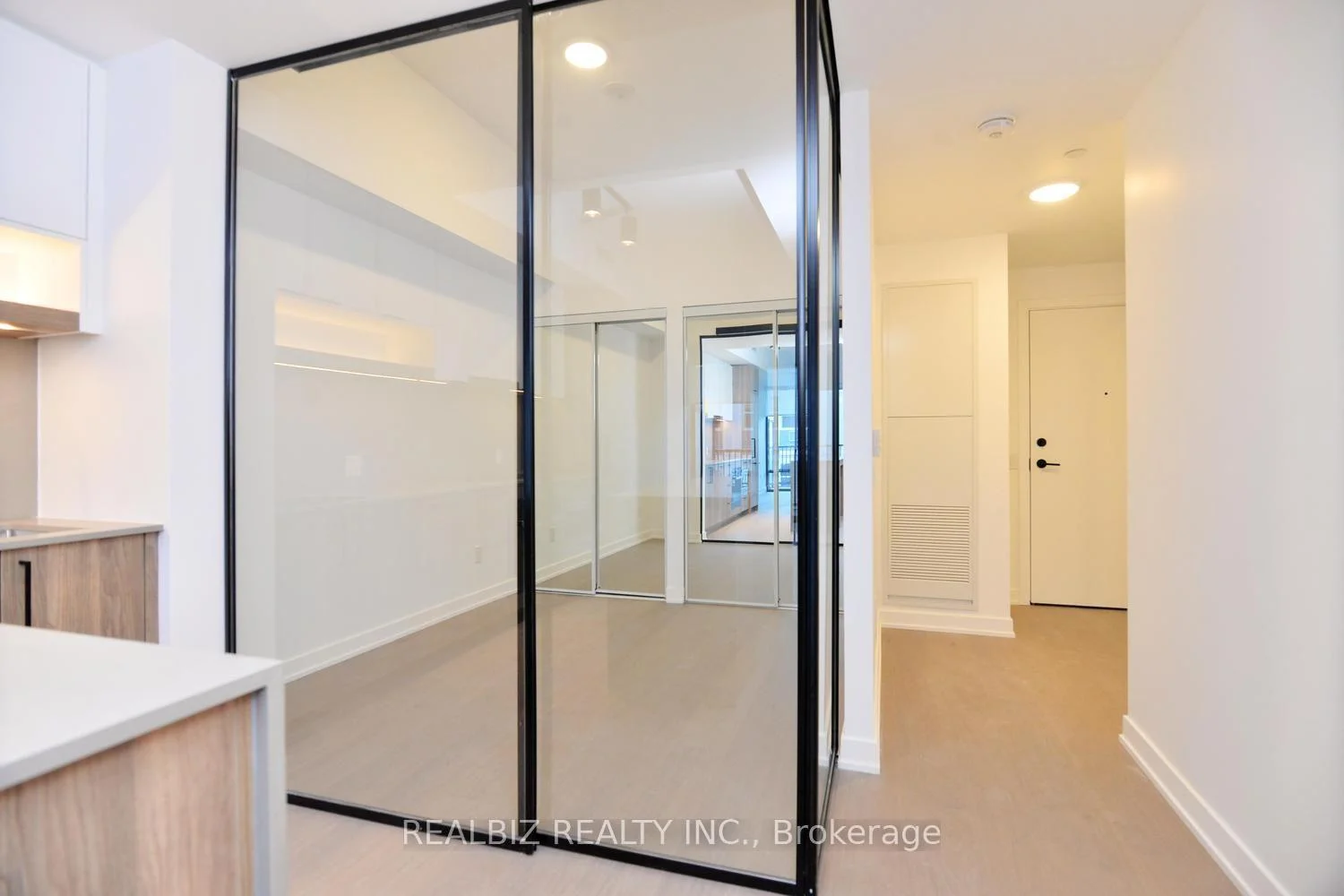 Photo 33 of Unit 823, 91 Montclair Avenue, Toronto, Forest Hill South — HOMEH
