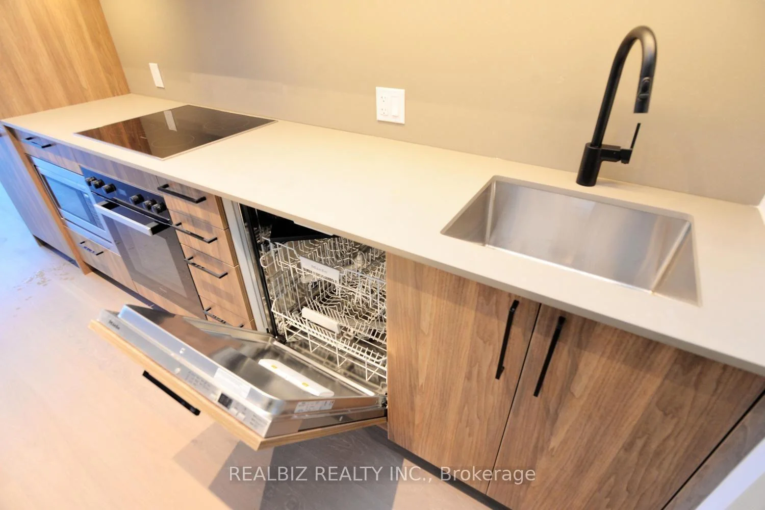 Photo 59 of Unit 823, 91 Montclair Avenue, Toronto, Forest Hill South — HOMEH