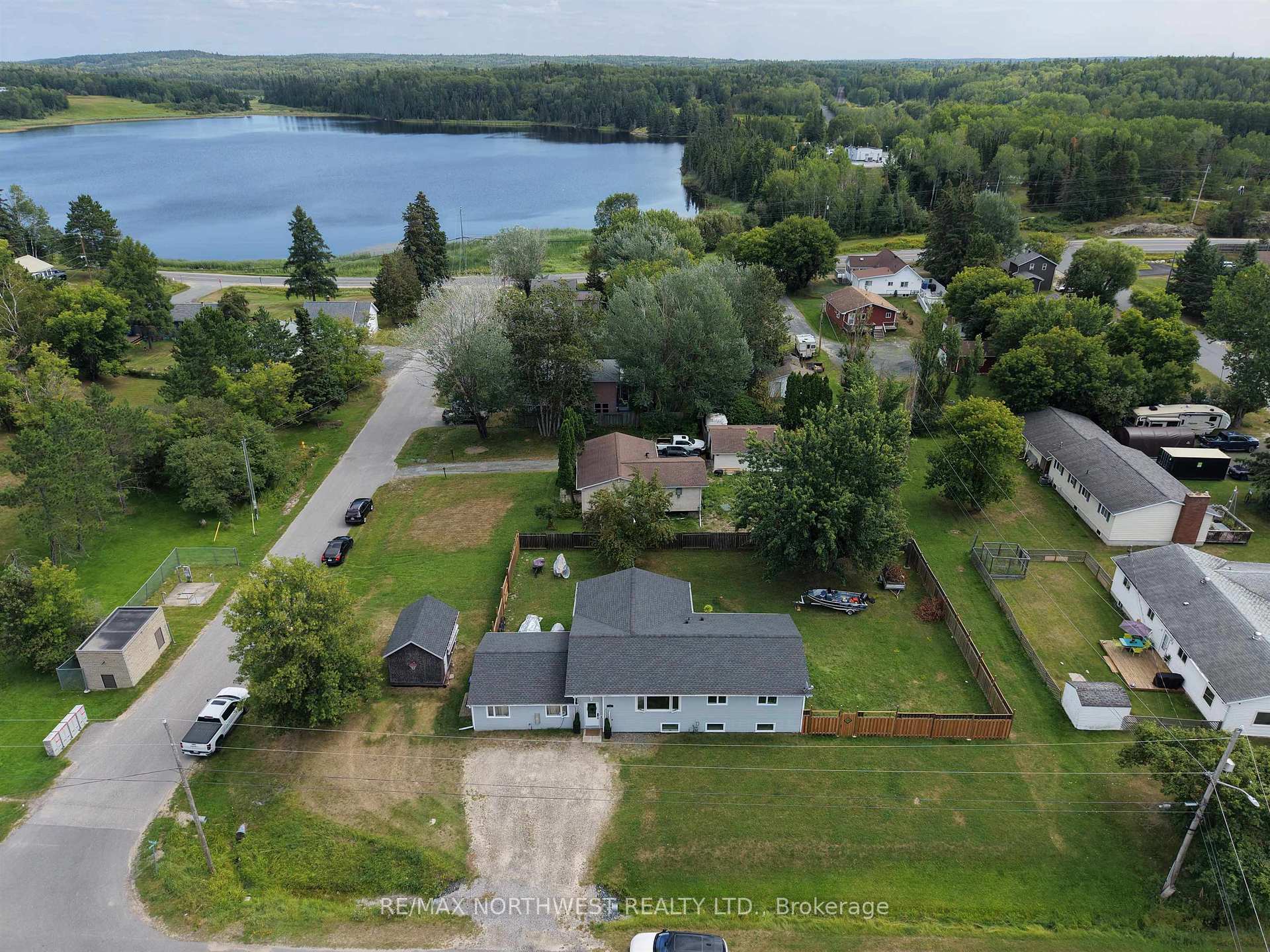 Photo 5 of 25 Park Avenue, Kenora, Evergreen — HOMEH
