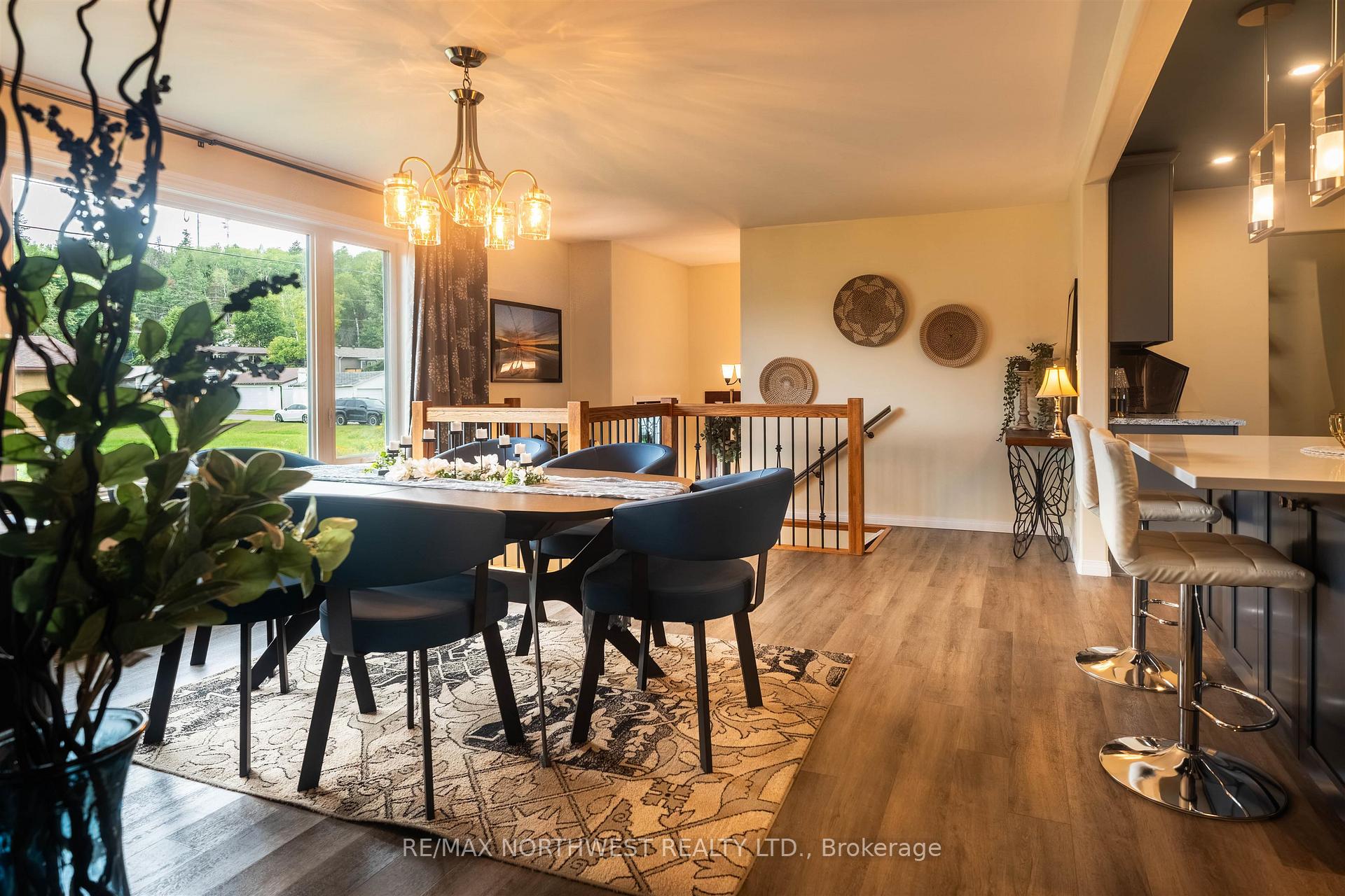 Photo 11 of 25 Park Avenue, Kenora, Evergreen — HOMEH