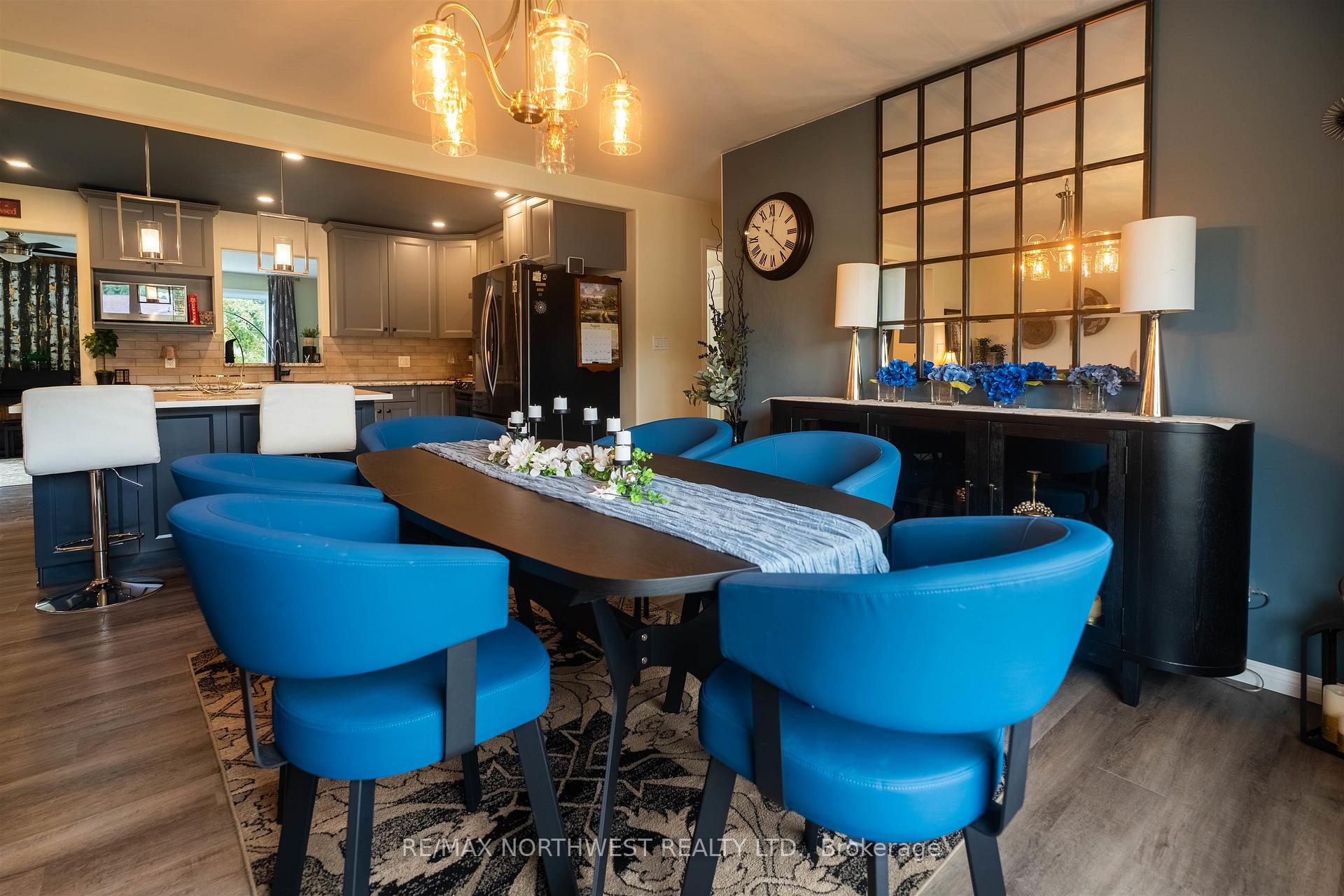Photo 12 of 25 Park Avenue, Kenora, Evergreen — HOMEH