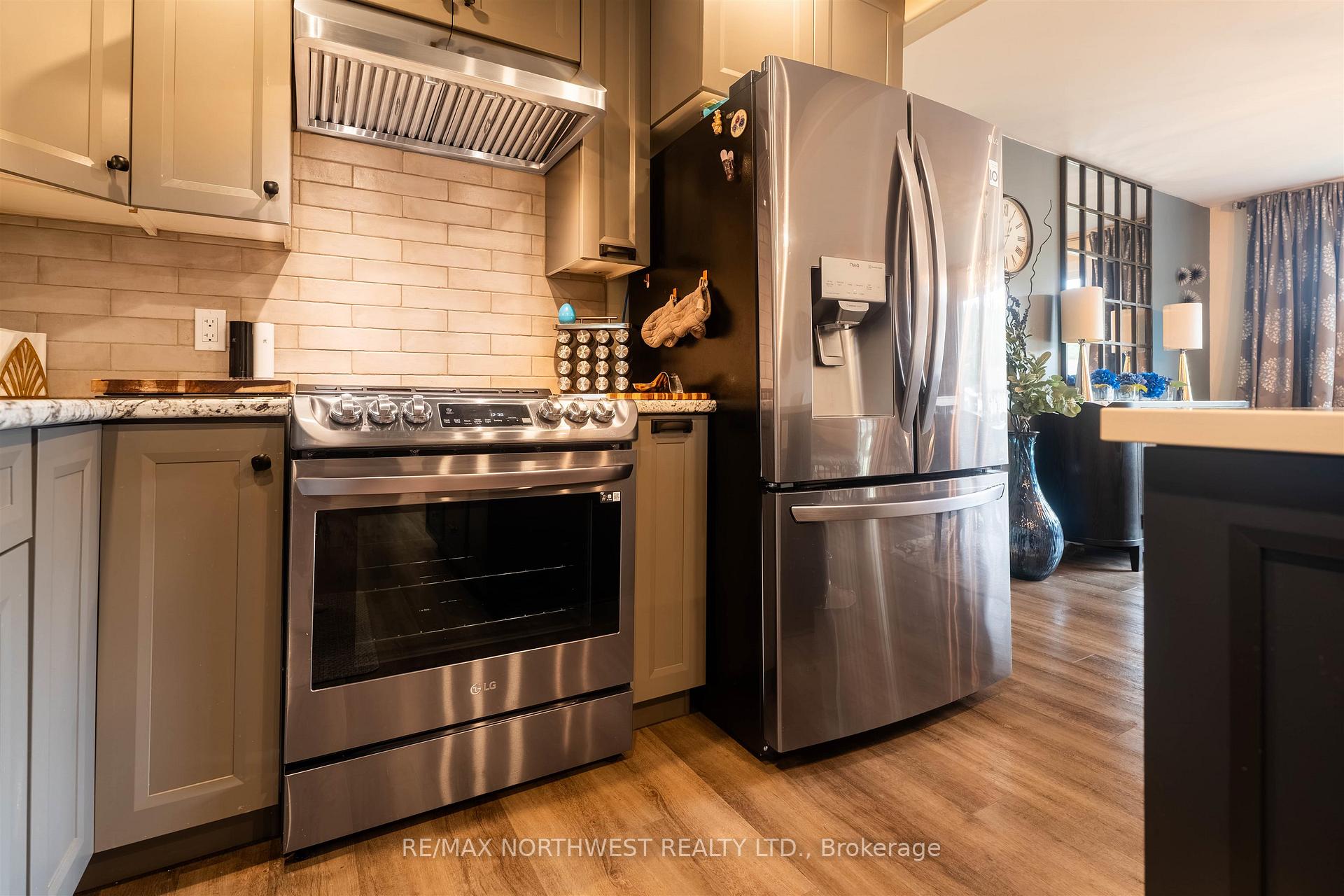 Photo 18 of 25 Park Avenue, Kenora, Evergreen — HOMEH