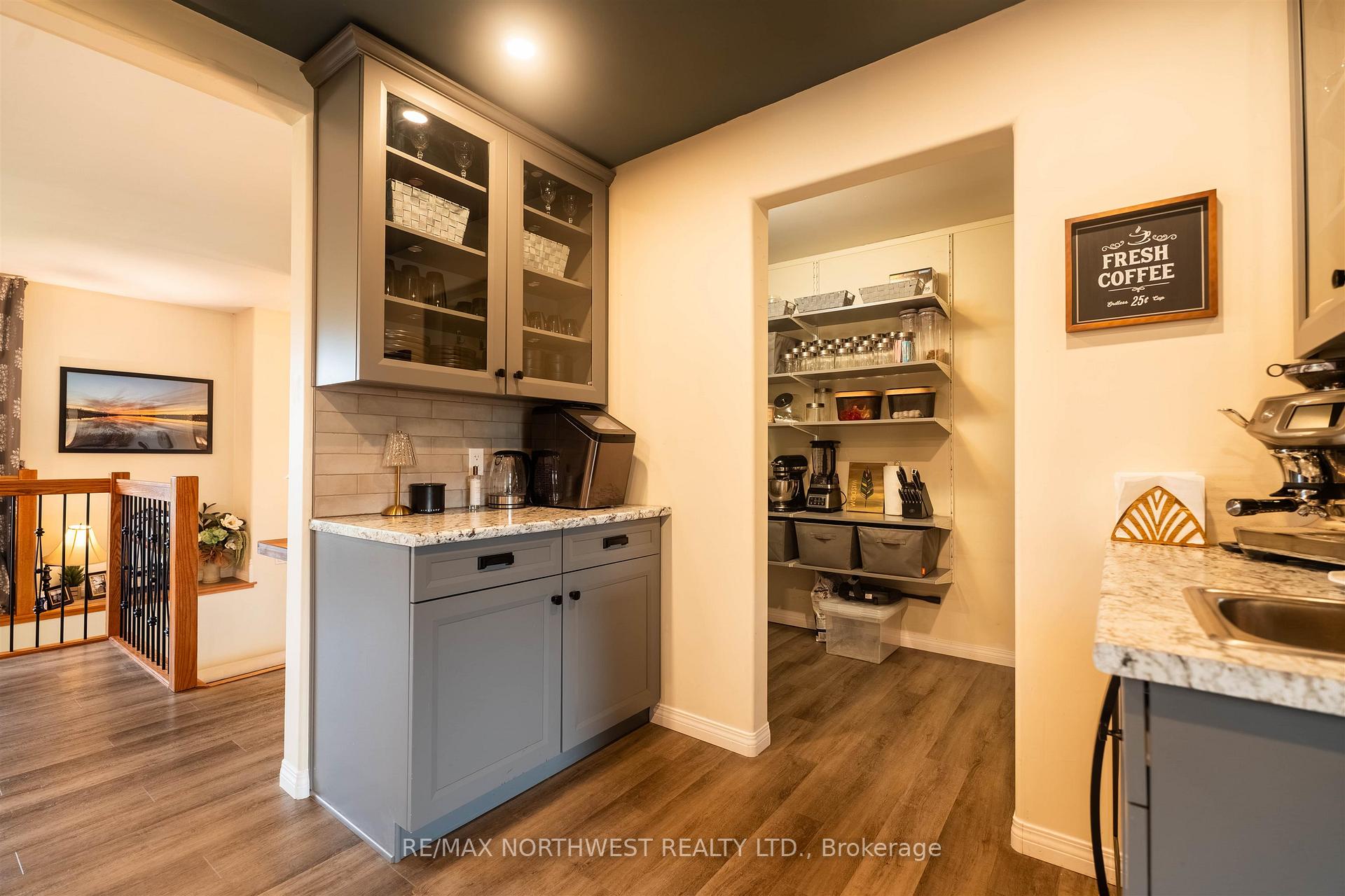 Photo 20 of 25 Park Avenue, Kenora, Evergreen — HOMEH