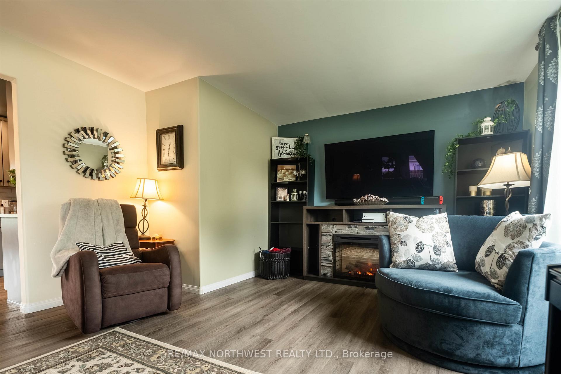 Photo 25 of 25 Park Avenue, Kenora, Evergreen — HOMEH