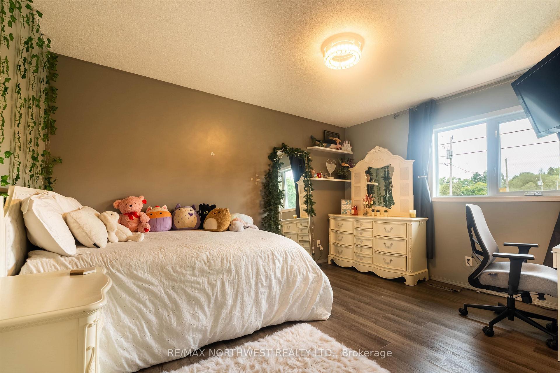 Photo 33 of 25 Park Avenue, Kenora, Evergreen — HOMEH