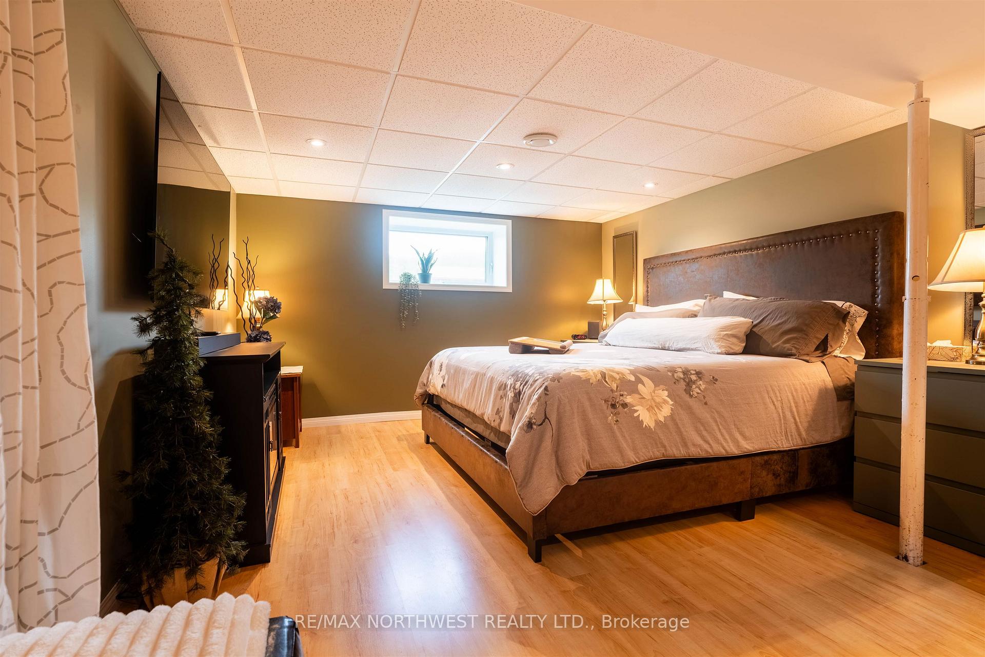 Photo 38 of 25 Park Avenue, Kenora, Evergreen — HOMEH