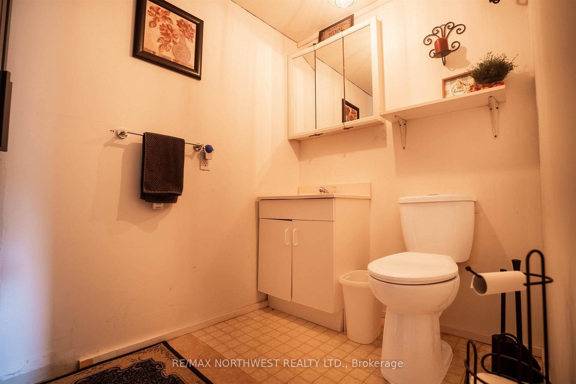 Photo 44 of 25 Park Avenue, Kenora, Evergreen — HOMEH